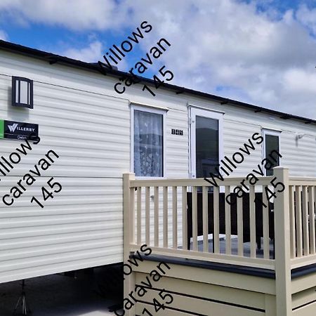 Willows Caravan 145 Llanddwywe Exteriör bild